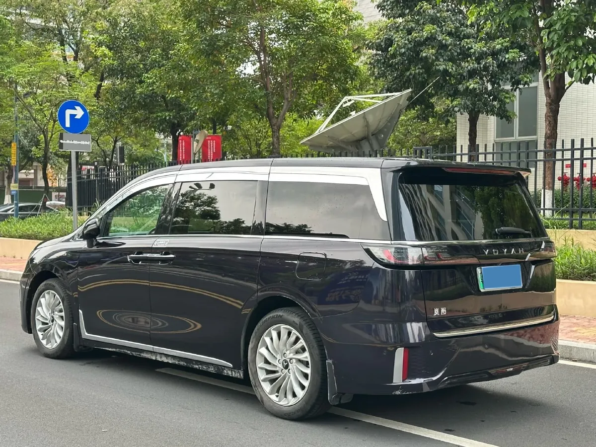 2022 Voyah Dream 1.5T 136HP L4 PHEV 25.57KWH,autocango,china used car exporter,china ev exporter,chinese used car exporter,chinese used ev exporter