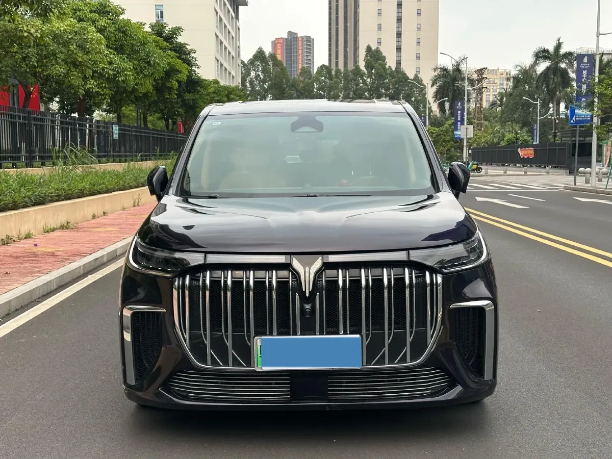 2022 Voyah Dream 1.5T 136HP L4 PHEV 25.57KWH,autocango,china used car exporter,china ev exporter,chinese used car exporter,chinese used ev exporter