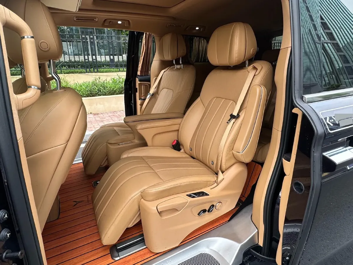 2022 Voyah Dream 1.5T 136HP L4 PHEV 25.57KWH,autocango,china used car exporter,china ev exporter,chinese used car exporter,chinese used ev exporter