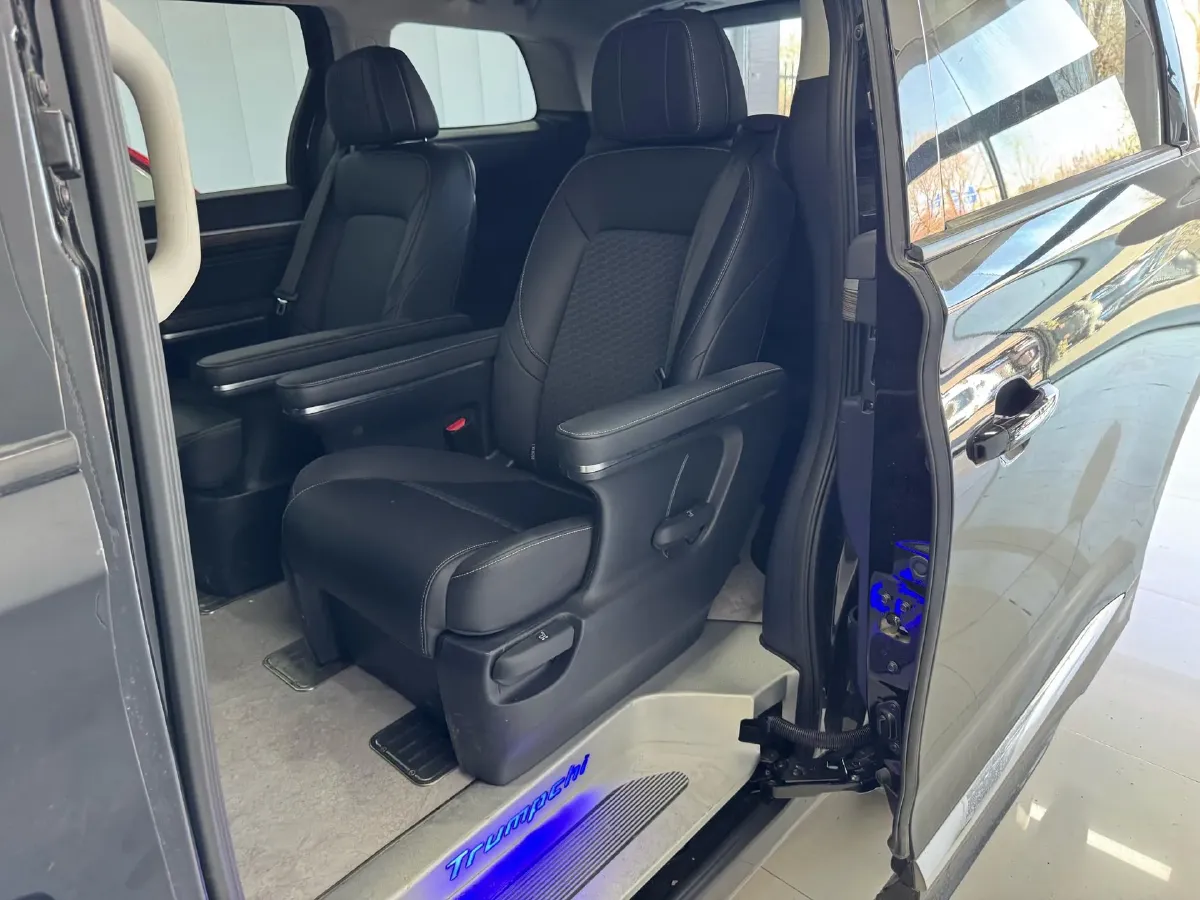 2023 GAC Trumpchi M8 2.0T 252HP L4 8AT,autocango,china used car exporter,china ev exporter,chinese used car exporter,chinese used ev exporter