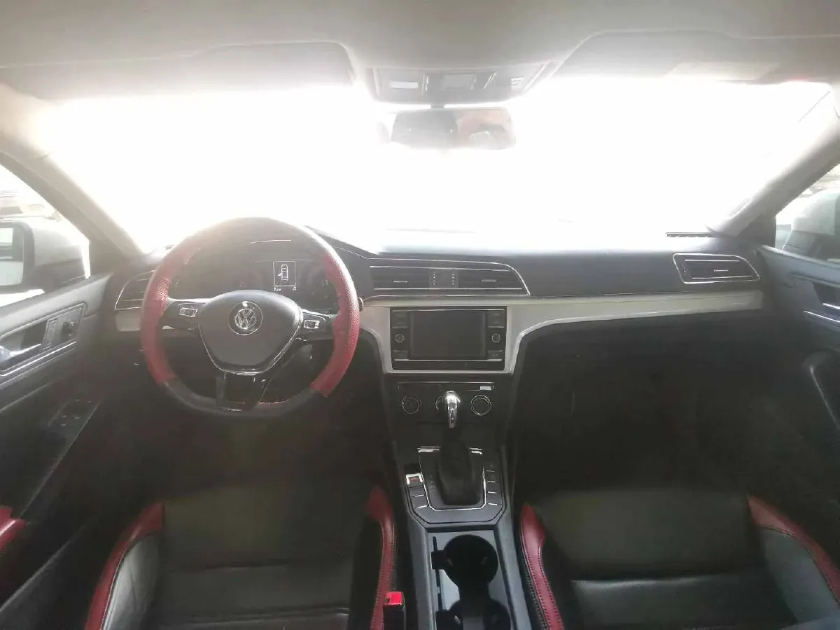 2019 Volkswagen T-Cross 1.4T 150HP L4 7DCT,autocango,china used car exporter,china ev exporter,chinese used car exporter,chinese used ev exporter