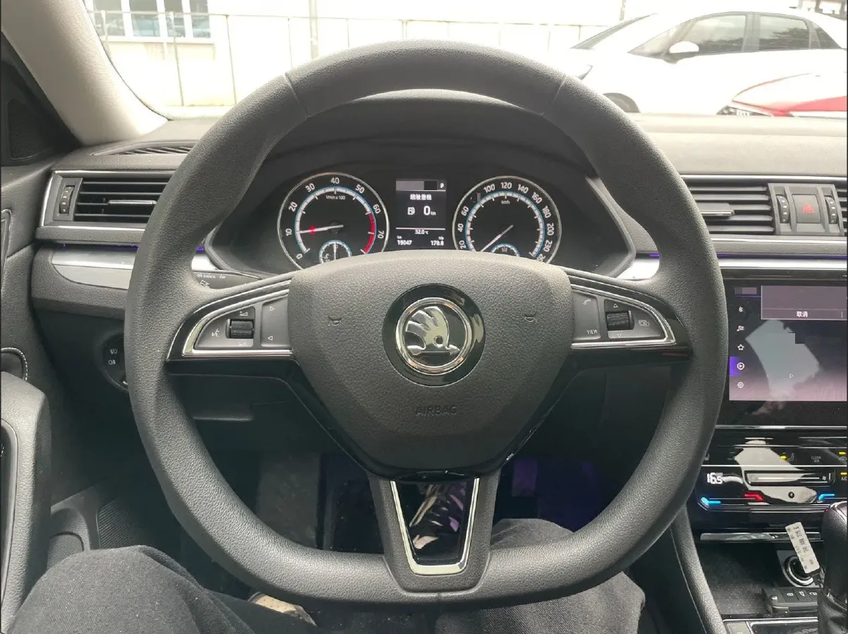 2021 Skoda Superb 1.4T 150HP L4 7DCT,autocango,china used car exporter,china ev exporter,chinese used car exporter,chinese used ev exporter