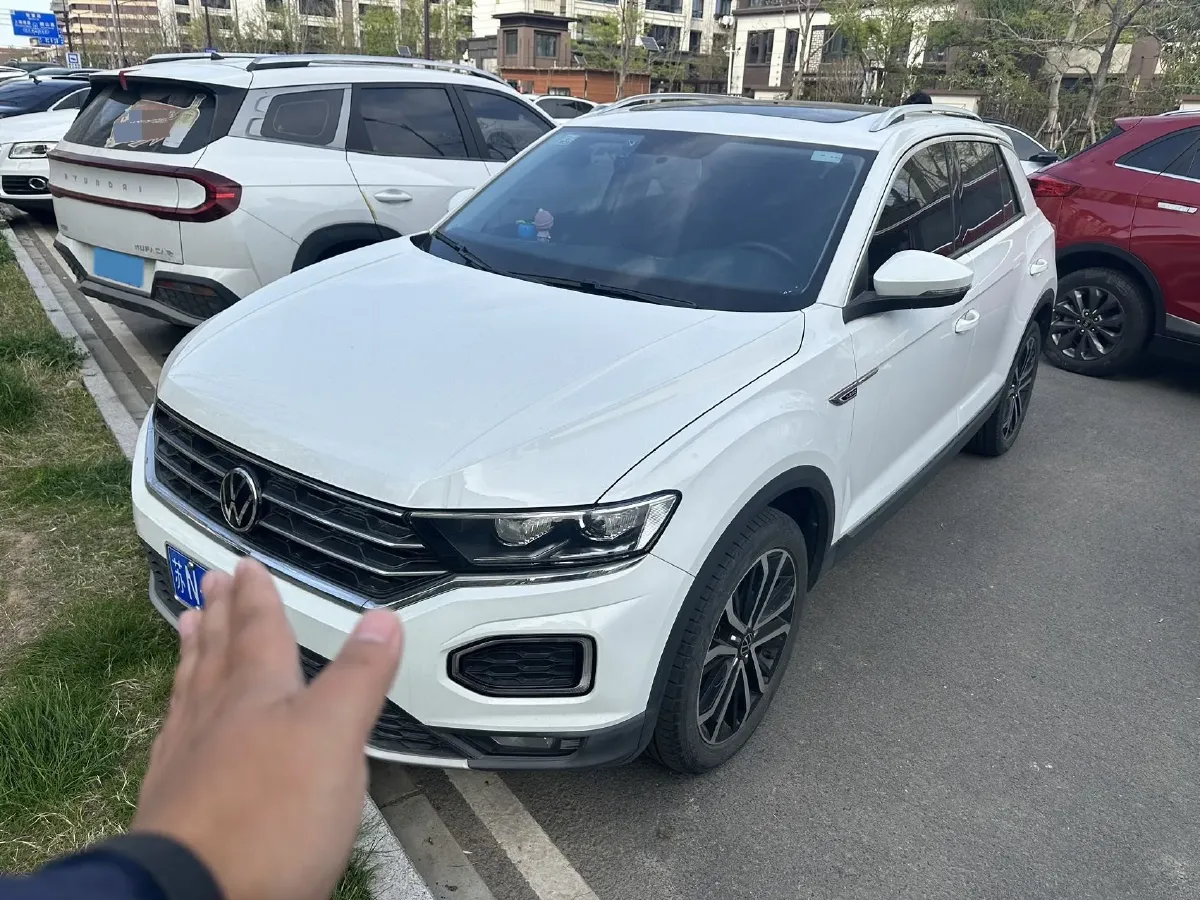 2021 Volkswagen T-Roc 1.4T 150HP L4 7DCT,autocango,china used car exporter,china ev exporter,chinese used car exporter,chinese used ev exporter