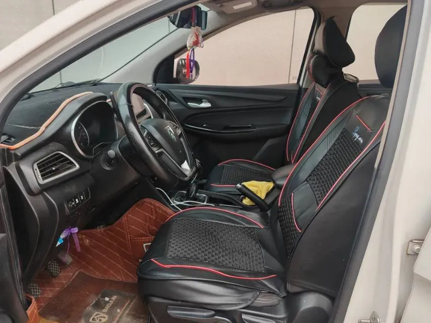 2019 BaoJun 730 1.5L 112HP L4 6MT,autocango,china used car exporter,china ev exporter,chinese used car exporter,chinese used ev exporter