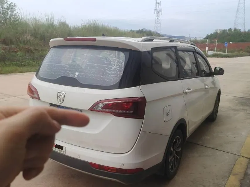 2019 BaoJun 730 1.5L 112HP L4 6MT,autocango,china used car exporter,china ev exporter,chinese used car exporter,chinese used ev exporter