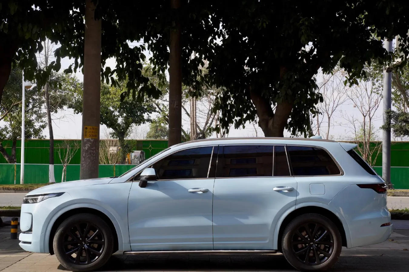2021 Li ONE Range Extended 131HP REEV 40.5KWH,autocango,china used car exporter,china ev exporter,chinese used car exporter,chinese used ev exporter
