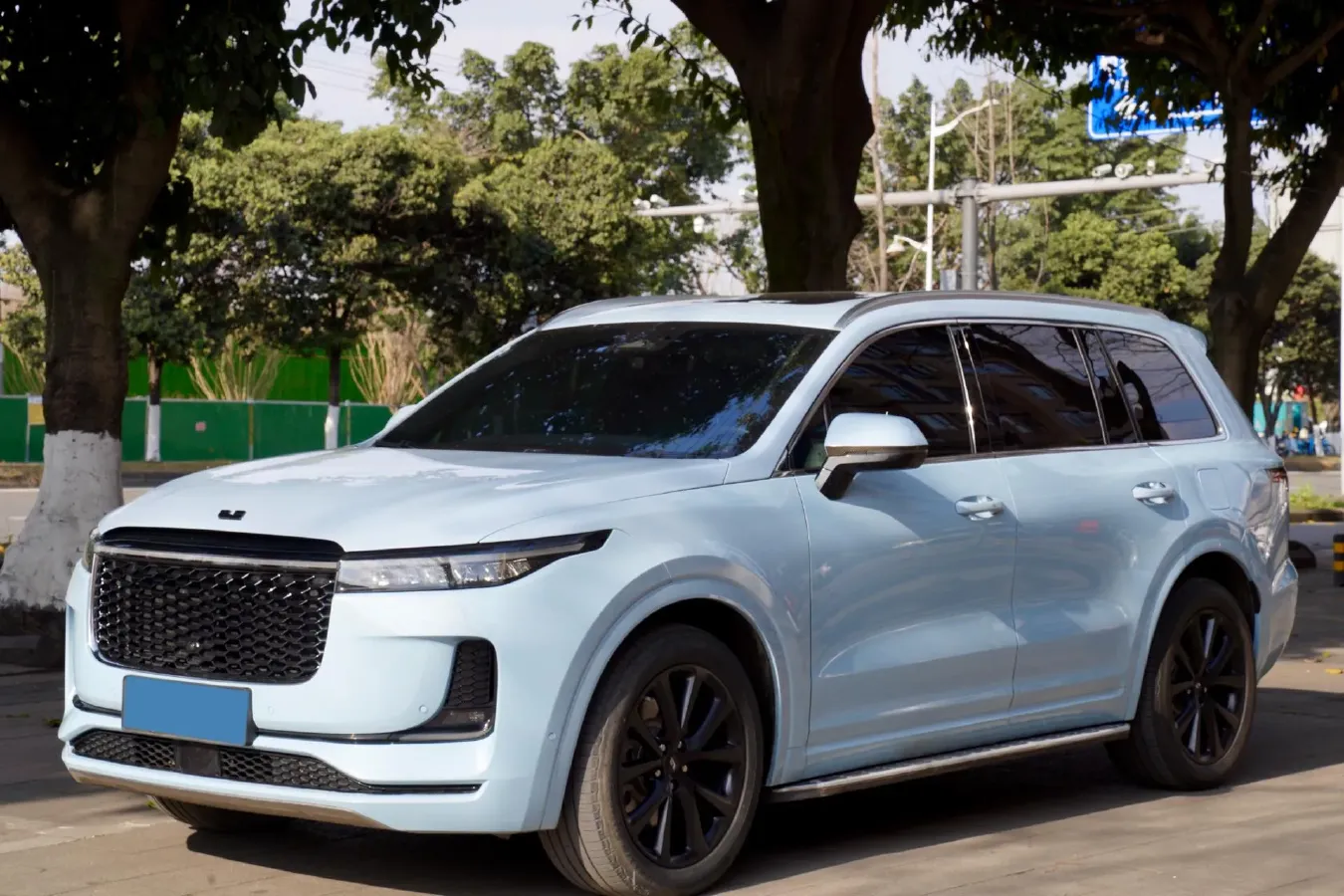 2021 Li ONE Range Extended 131HP REEV 40.5KWH,autocango,china used car exporter,china ev exporter,chinese used car exporter,chinese used ev exporter
