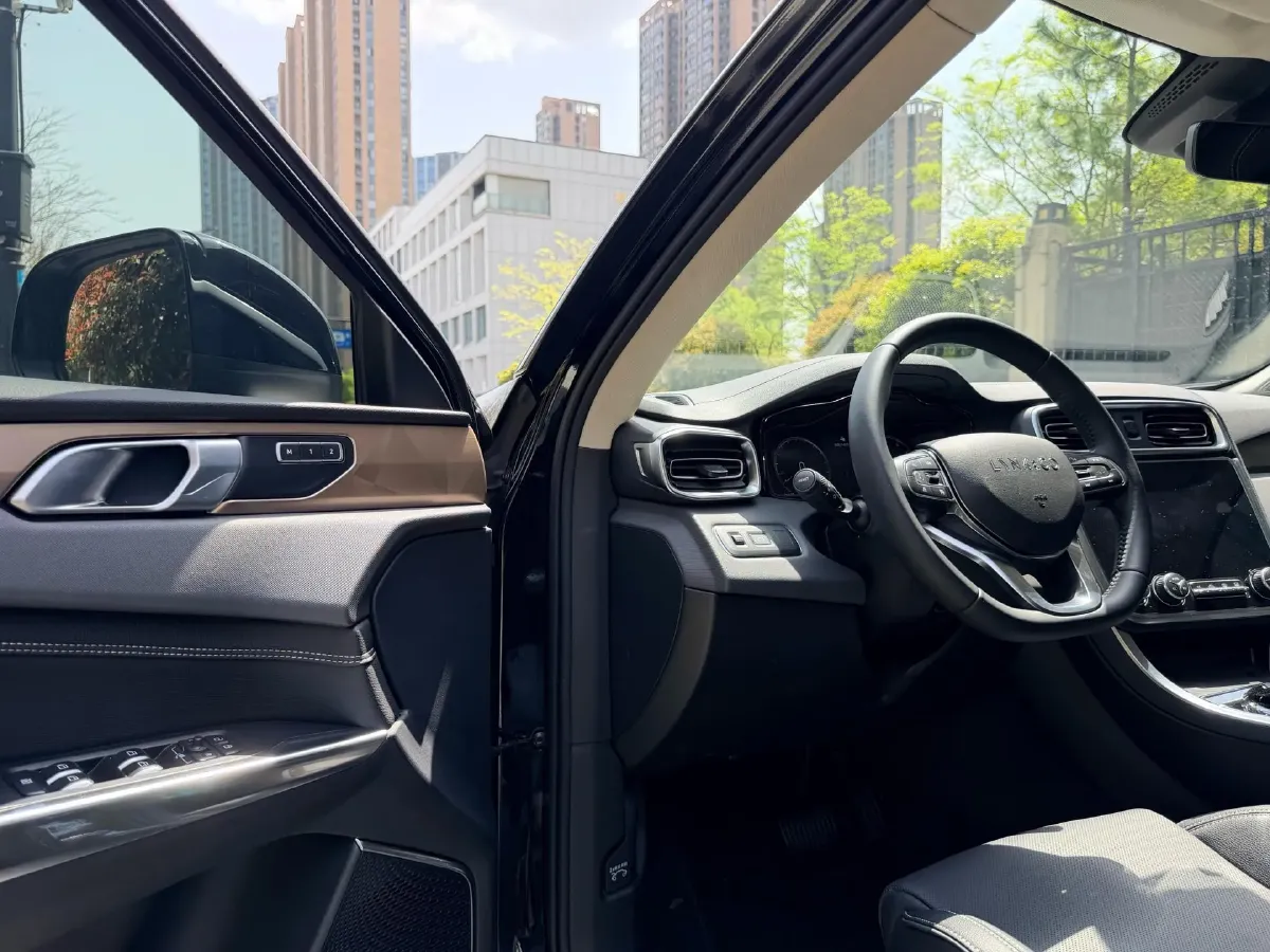 2019 Beijing BJ40 2.0T 218HP L4 6AT,autocango,china used car exporter,china ev exporter,chinese used car exporter,chinese used ev exporter