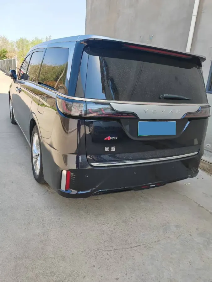 2024 Voyah Dream 1.5T 150HP L4 PHEV 43KWH,autocango,china used car exporter,china ev exporter,chinese used car exporter,chinese used ev exporter