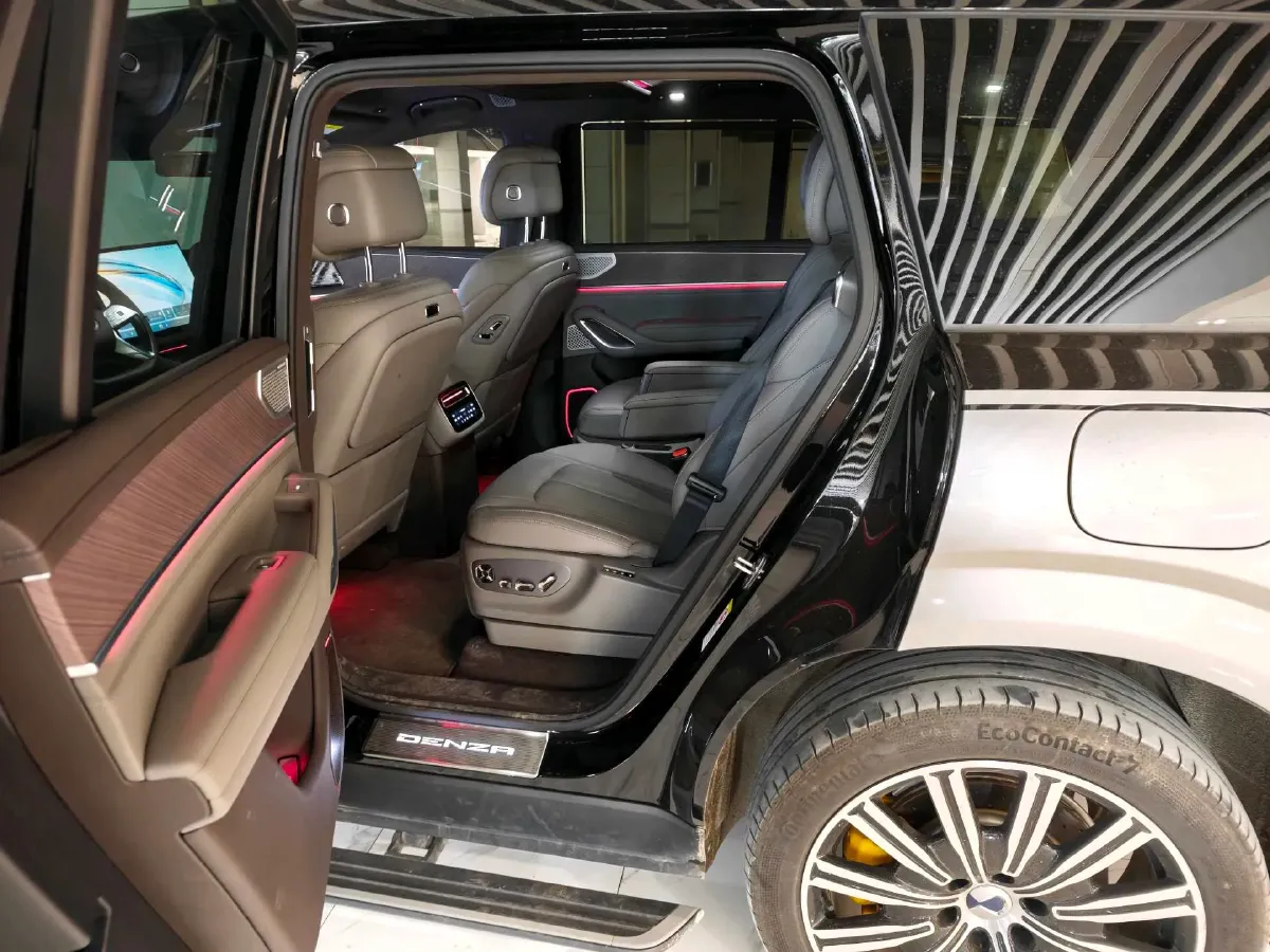 2025 Denza DenzaN9 2.0T 207HP L4 E-CVT PHEV,autocango,china used car exporter,china ev exporter,chinese used car exporter,chinese used ev exporter