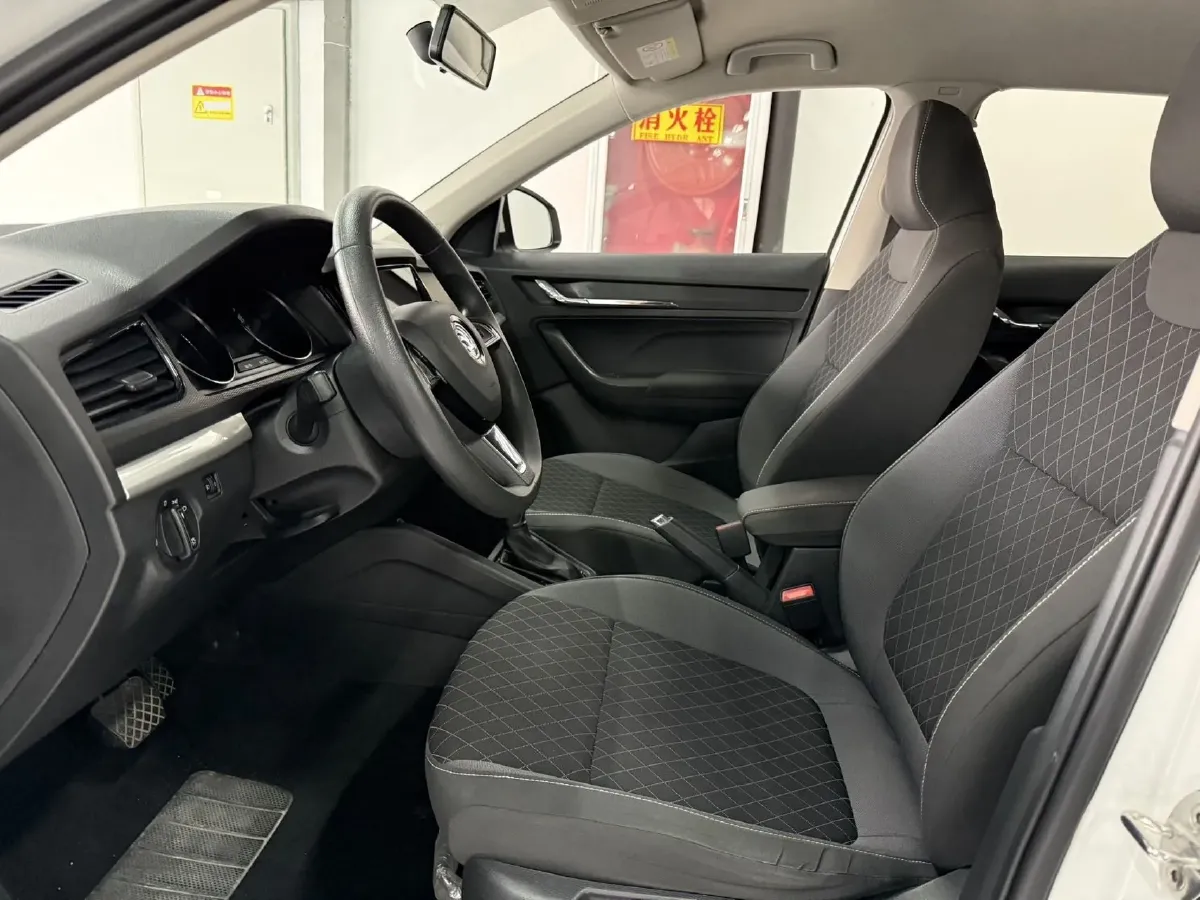 2020 Skoda Kamiq 1.5L 112HP L4 6AT,autocango,china used car exporter,china ev exporter,chinese used car exporter,chinese used ev exporter