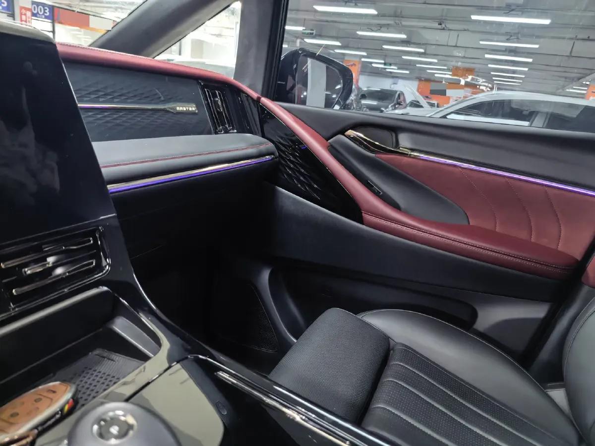 2024 GAC Trumpchi M8 2.0T 252HP L4 8AT,autocango,china used car exporter,china ev exporter,chinese used car exporter,chinese used ev exporter