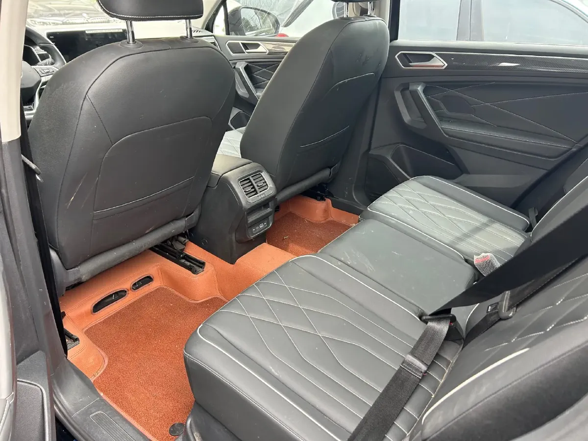 2024 Volkswagen Tiguan L 2.0T 186HP L4 7DCT,autocango,china used car exporter,china ev exporter,chinese used car exporter,chinese used ev exporter