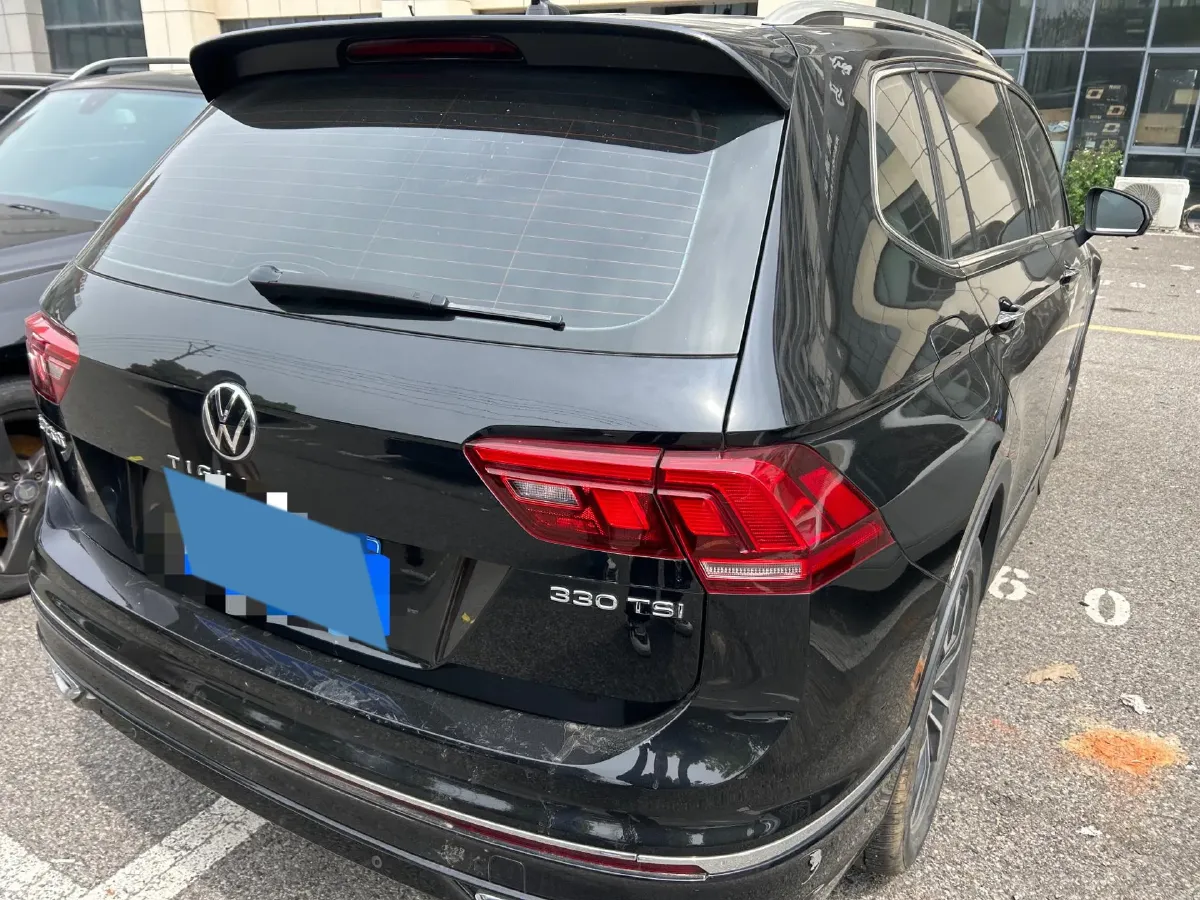 2024 Volkswagen Tiguan L 2.0T 186HP L4 7DCT,autocango,china used car exporter,china ev exporter,chinese used car exporter,chinese used ev exporter