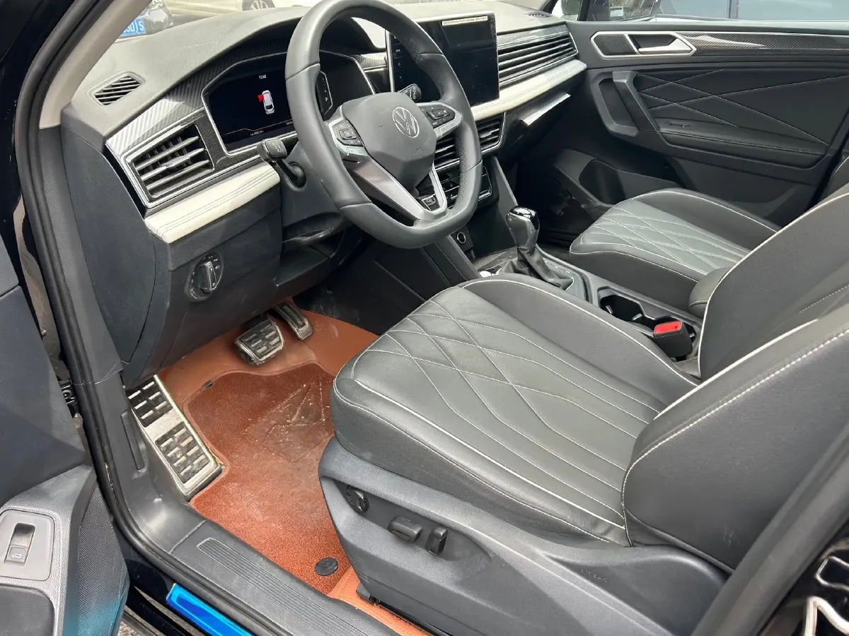 2024 Volkswagen Tiguan L 2.0T 186HP L4 7DCT,autocango,china used car exporter,china ev exporter,chinese used car exporter,chinese used ev exporter