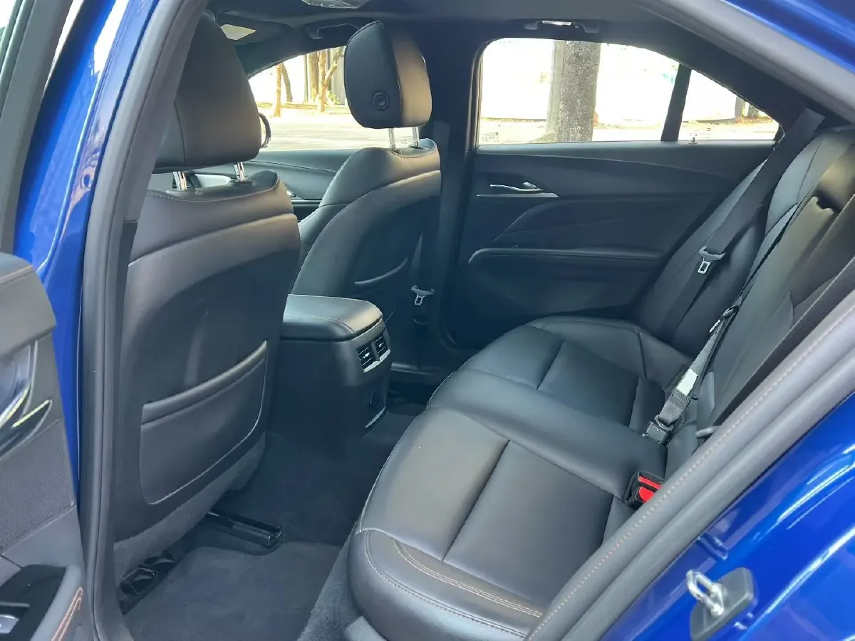 2021 Cadillac CT4 2.0T 237HP L4 8AT,autocango,china used car exporter,china ev exporter,chinese used car exporter,chinese used ev exporter