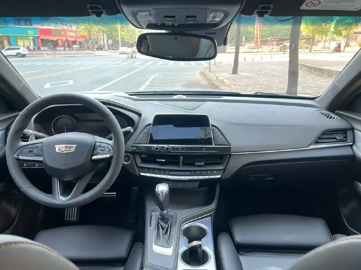 2021 Cadillac CT4 2.0T 237HP L4 8AT,autocango,china used car exporter,china ev exporter,chinese used car exporter,chinese used ev exporter