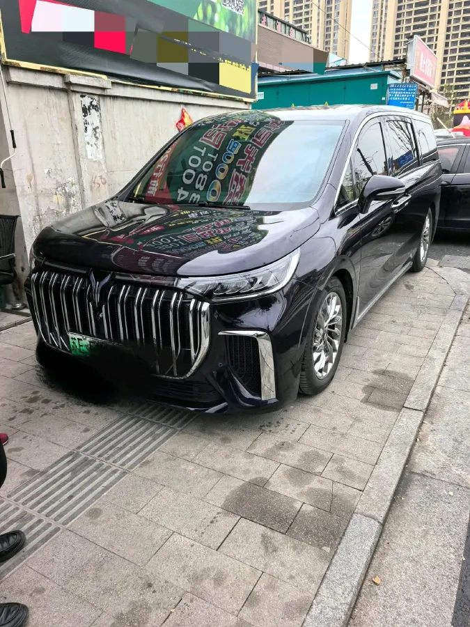 2024 Voyah Dream 1.5T 150HP L4 PHEV 43KWH,autocango,china used car exporter,china ev exporter,chinese used car exporter,chinese used ev exporter