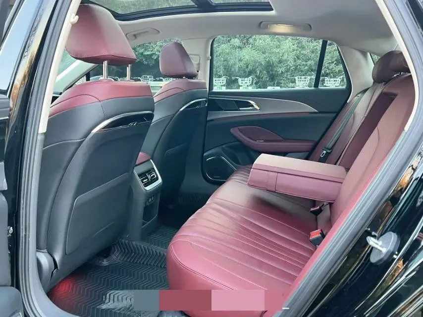 2025 HongQi H5 2.0T 224HP L4 8AT,autocango,china used car exporter,china ev exporter,chinese used car exporter,chinese used ev exporter