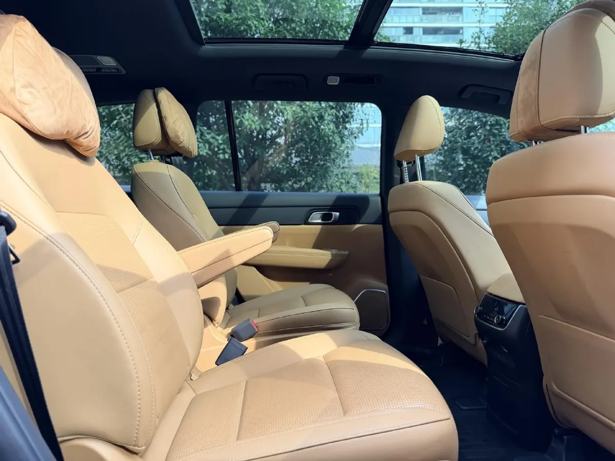 2021 Li ONE Range Extended 131HP REEV 40.5KWH,autocango,china used car exporter,china ev exporter,chinese used car exporter,chinese used ev exporter