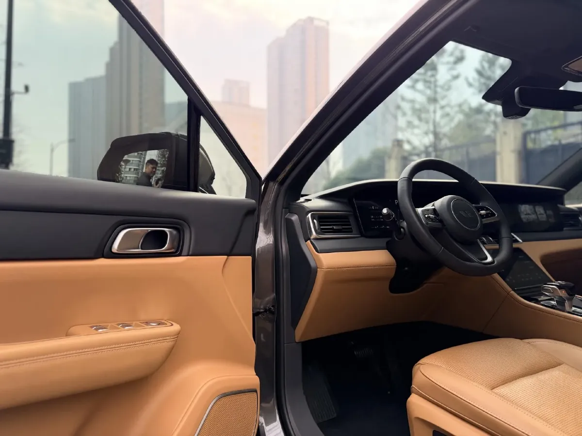 2021 Li ONE Range Extended 131HP REEV 40.5KWH,autocango,china used car exporter,china ev exporter,chinese used car exporter,chinese used ev exporter