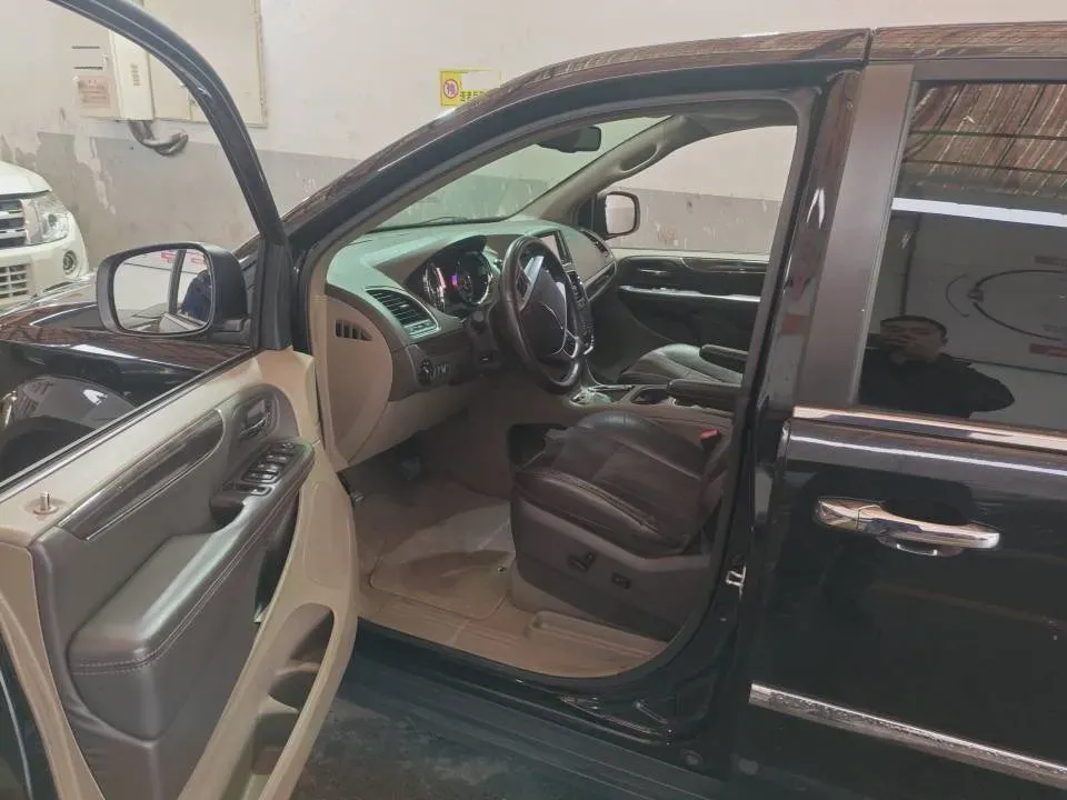 2017 Chrysler Pacifica 3.6L 279HP V6 9AT,autocango,china used car exporter,china ev exporter,chinese used car exporter,chinese used ev exporter