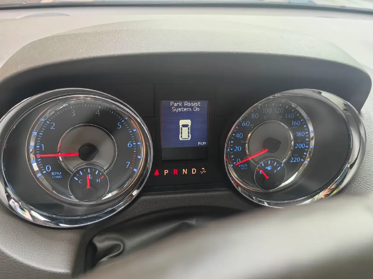 2017 Chrysler Pacifica 3.6L 279HP V6 9AT,autocango,china used car exporter,china ev exporter,chinese used car exporter,chinese used ev exporter