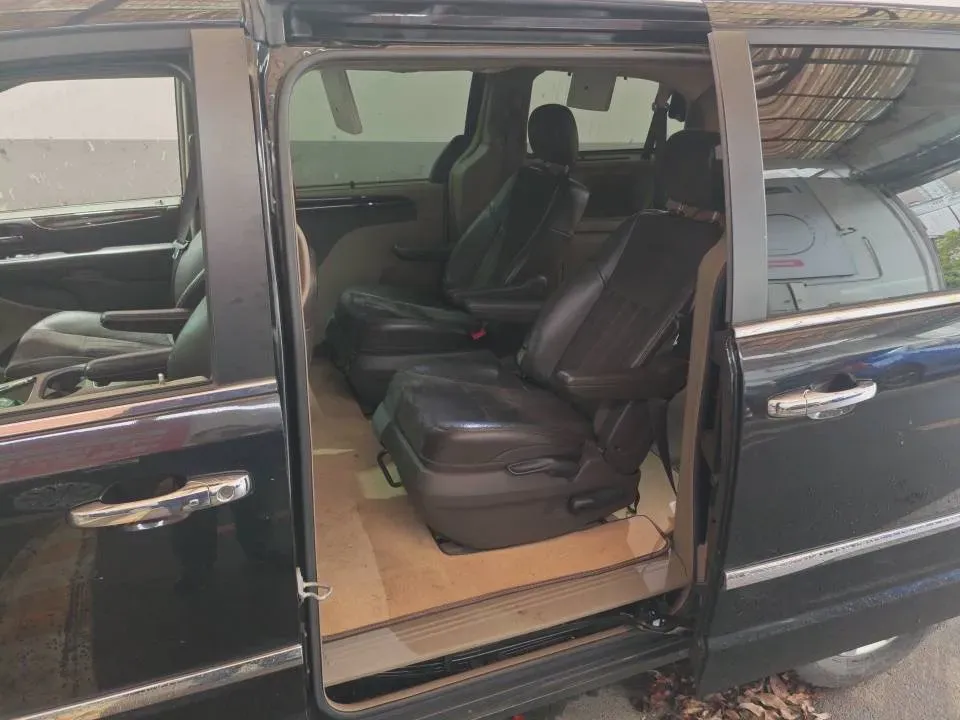 2017 Chrysler Pacifica 3.6L 279HP V6 9AT,autocango,china used car exporter,china ev exporter,chinese used car exporter,chinese used ev exporter