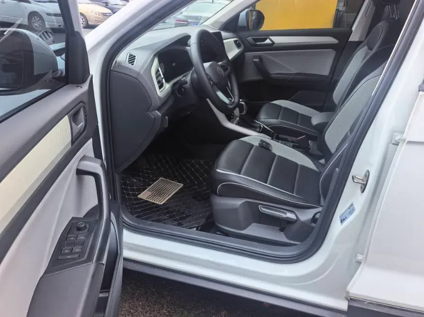 2024 Volkswagen T-Roc 1.4T 150HP L4 7DCT,autocango,china used car exporter,china ev exporter,chinese used car exporter,chinese used ev exporter