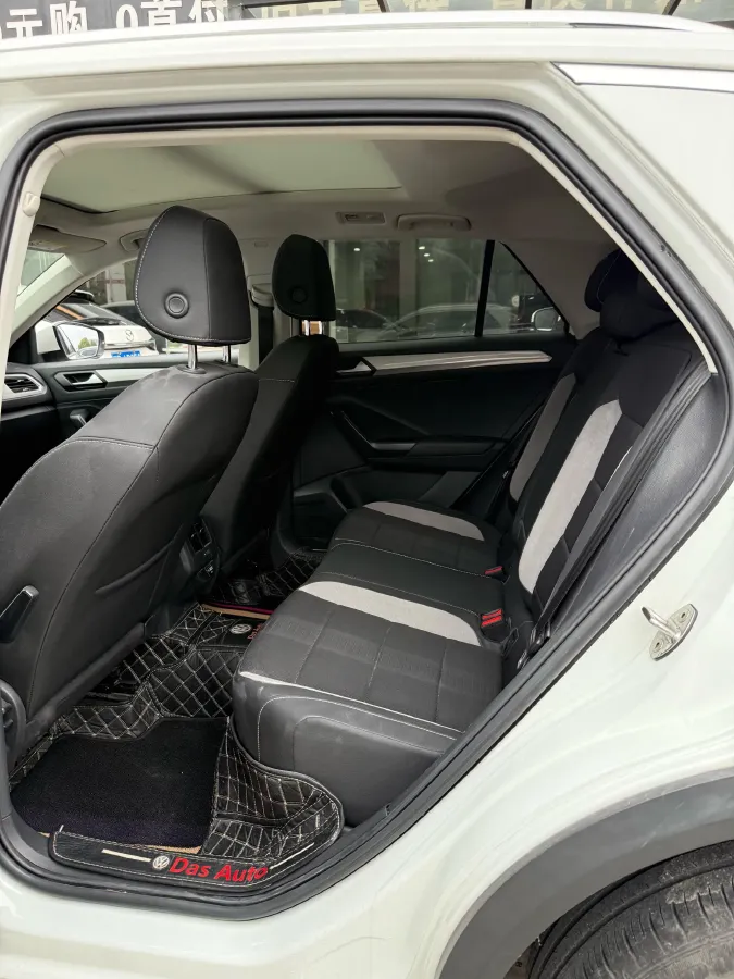 2021 Volkswagen T-Roc 1.4T 150HP L4 7DCT,autocango,china used car exporter,china ev exporter,chinese used car exporter,chinese used ev exporter