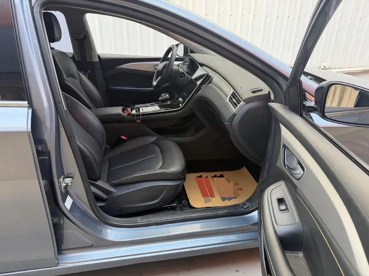 2020 Roewe i6 MAX 1.5T 169HP L4 AMT PHEV,autocango,china used car exporter,china ev exporter,chinese used car exporter,chinese used ev exporter