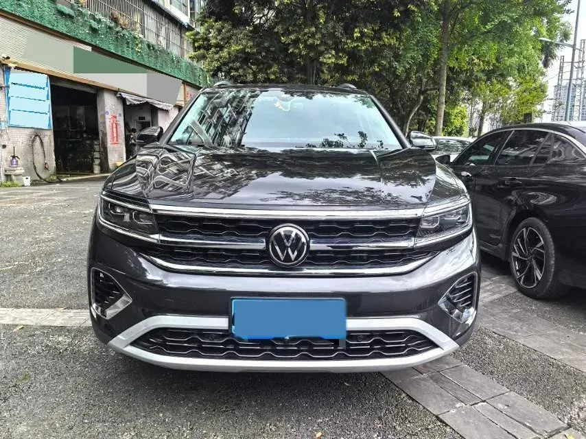 2022 Volkswagen Talagon 2.5T 299HP V6 7DCT,autocango,china used car exporter,china ev exporter,chinese used car exporter,chinese used ev exporter