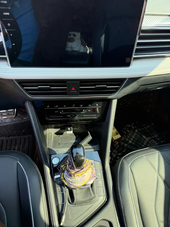 2024 Volkswagen Tiguan L 2.0T 186HP L4 7DCT,autocango,china used car exporter,china ev exporter,chinese used car exporter,chinese used ev exporter