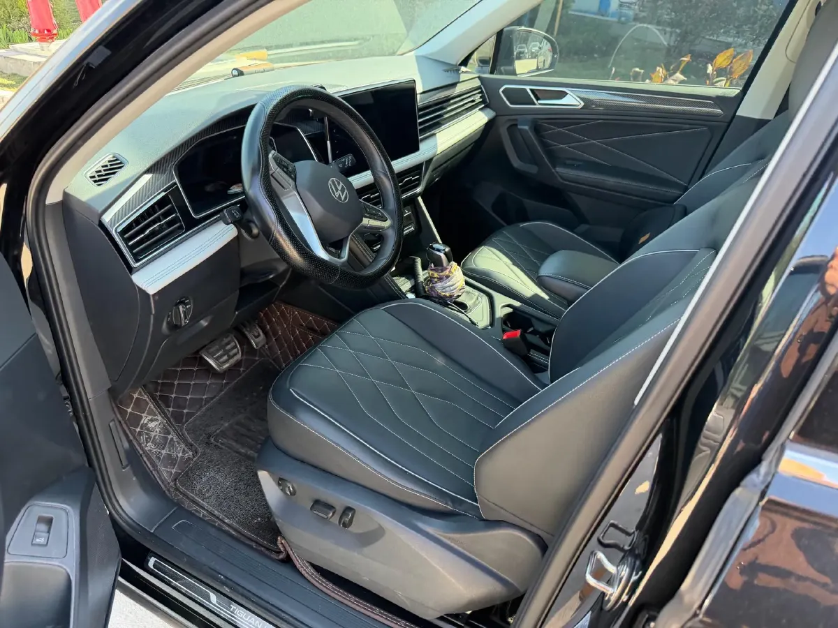 2024 Volkswagen Tiguan L 2.0T 186HP L4 7DCT,autocango,china used car exporter,china ev exporter,chinese used car exporter,chinese used ev exporter