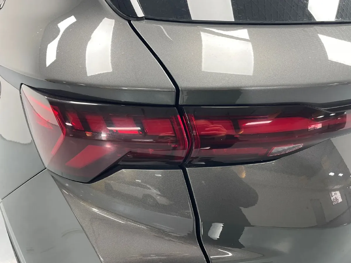 2023 Geely Coolray 1.5T 181HP L4 7DCT,autocango,china used car exporter,china ev exporter,chinese used car exporter,chinese used ev exporter