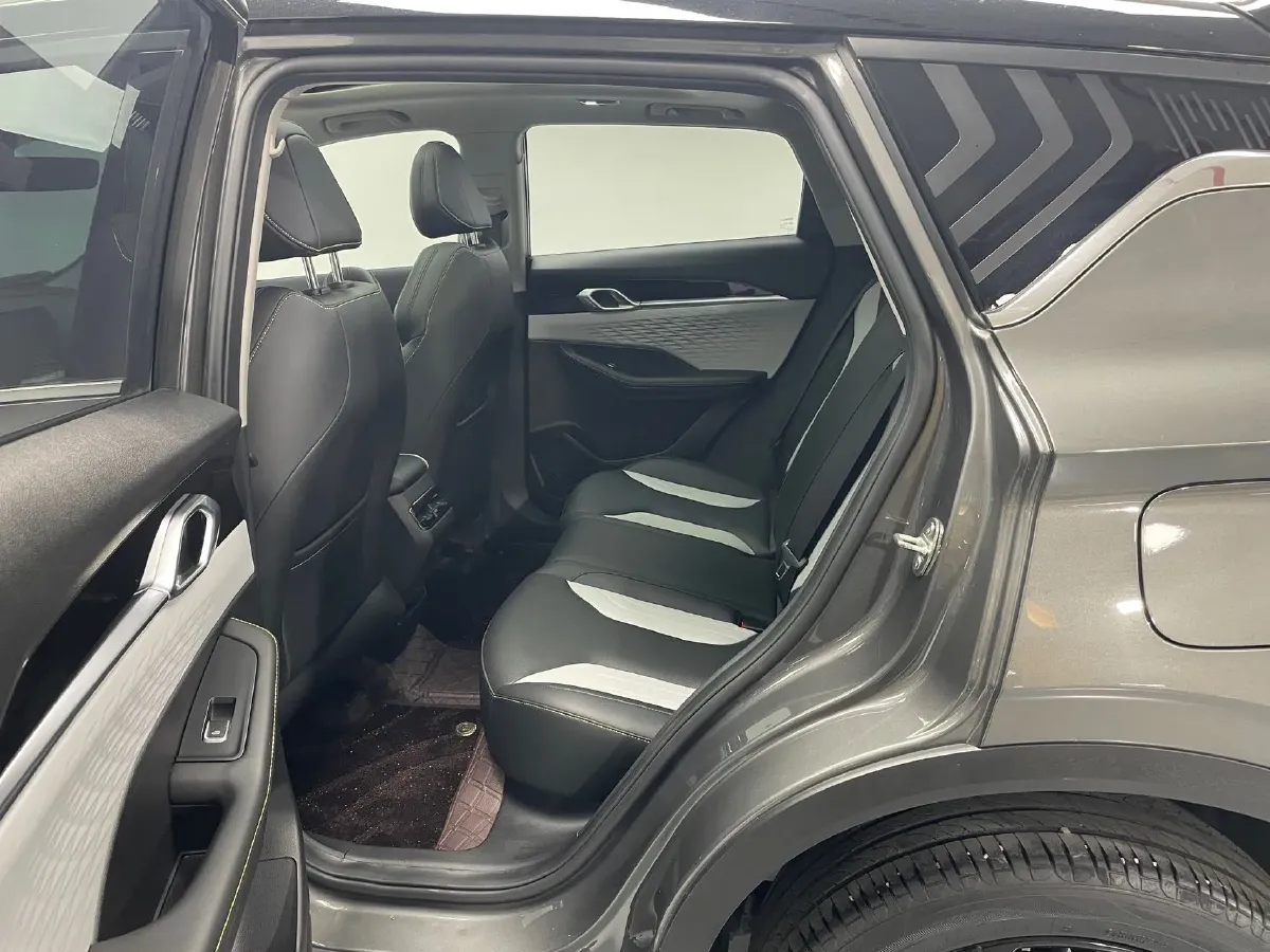 2023 Geely Coolray 1.5T 181HP L4 7DCT,autocango,china used car exporter,china ev exporter,chinese used car exporter,chinese used ev exporter