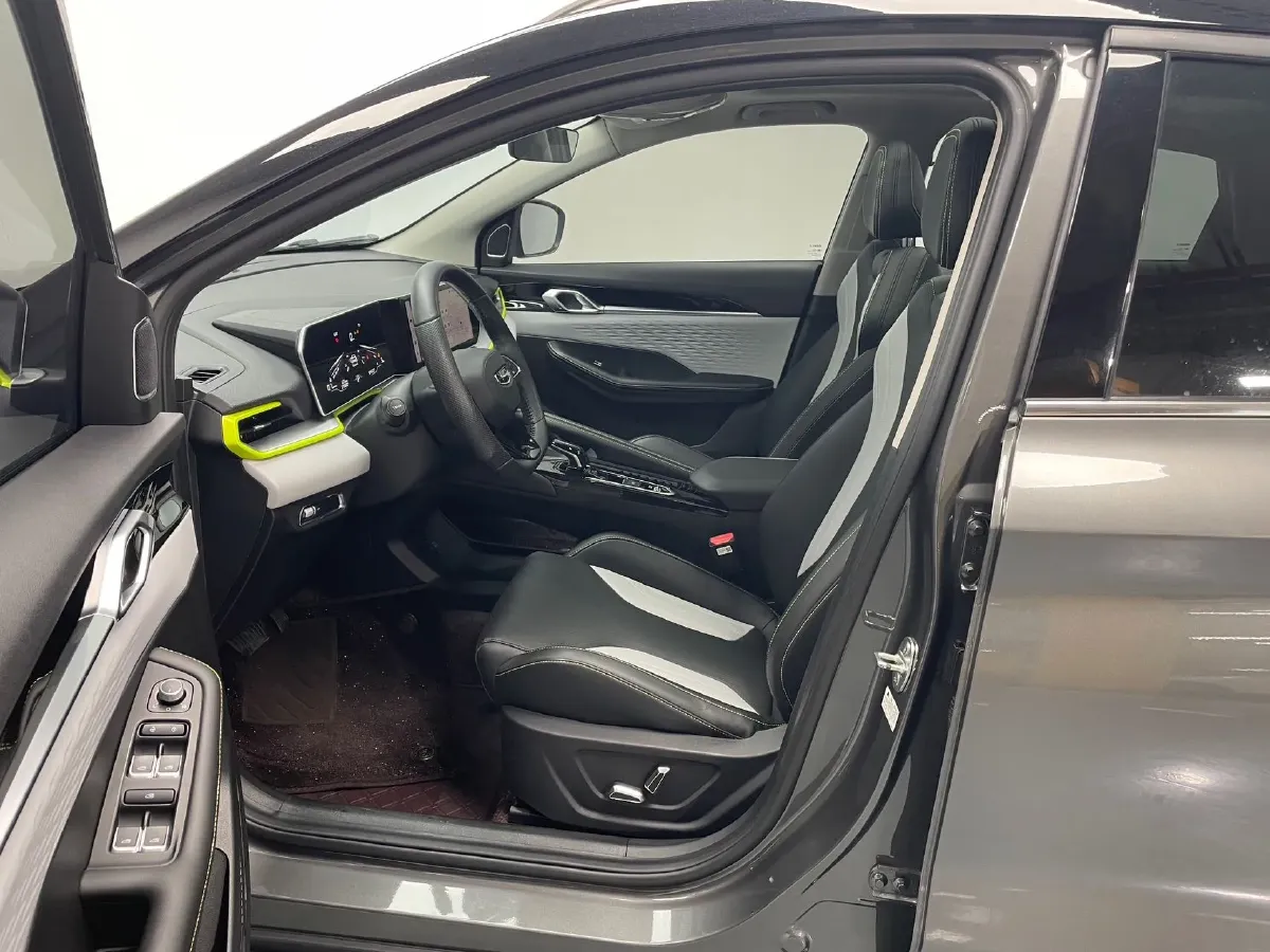 2023 Geely Coolray 1.5T 181HP L4 7DCT,autocango,china used car exporter,china ev exporter,chinese used car exporter,chinese used ev exporter