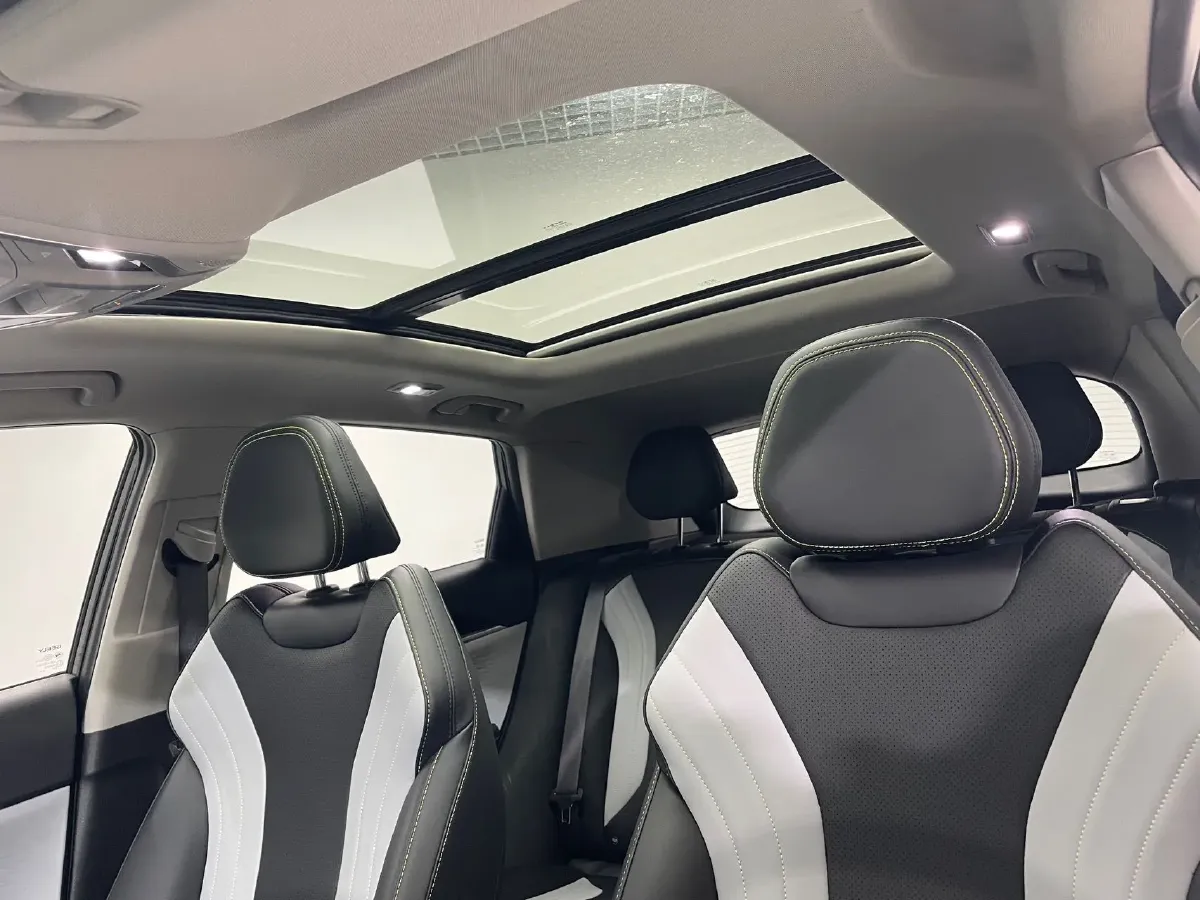 2023 Geely Coolray 1.5T 181HP L4 7DCT,autocango,china used car exporter,china ev exporter,chinese used car exporter,chinese used ev exporter