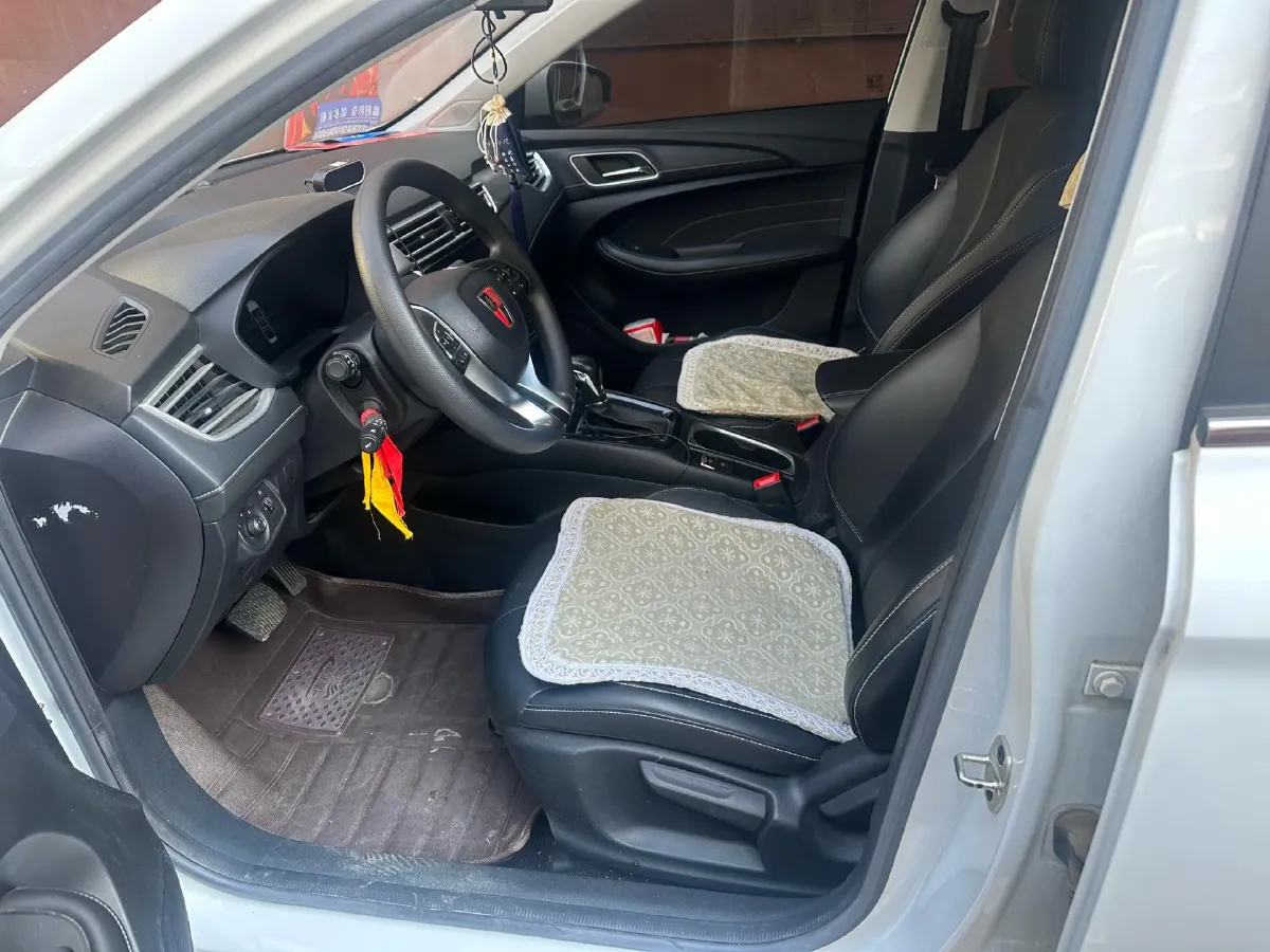 2020 Roewe i5 1.5L 120HP L4 CVT,autocango,china used car exporter,china ev exporter,chinese used car exporter,chinese used ev exporter