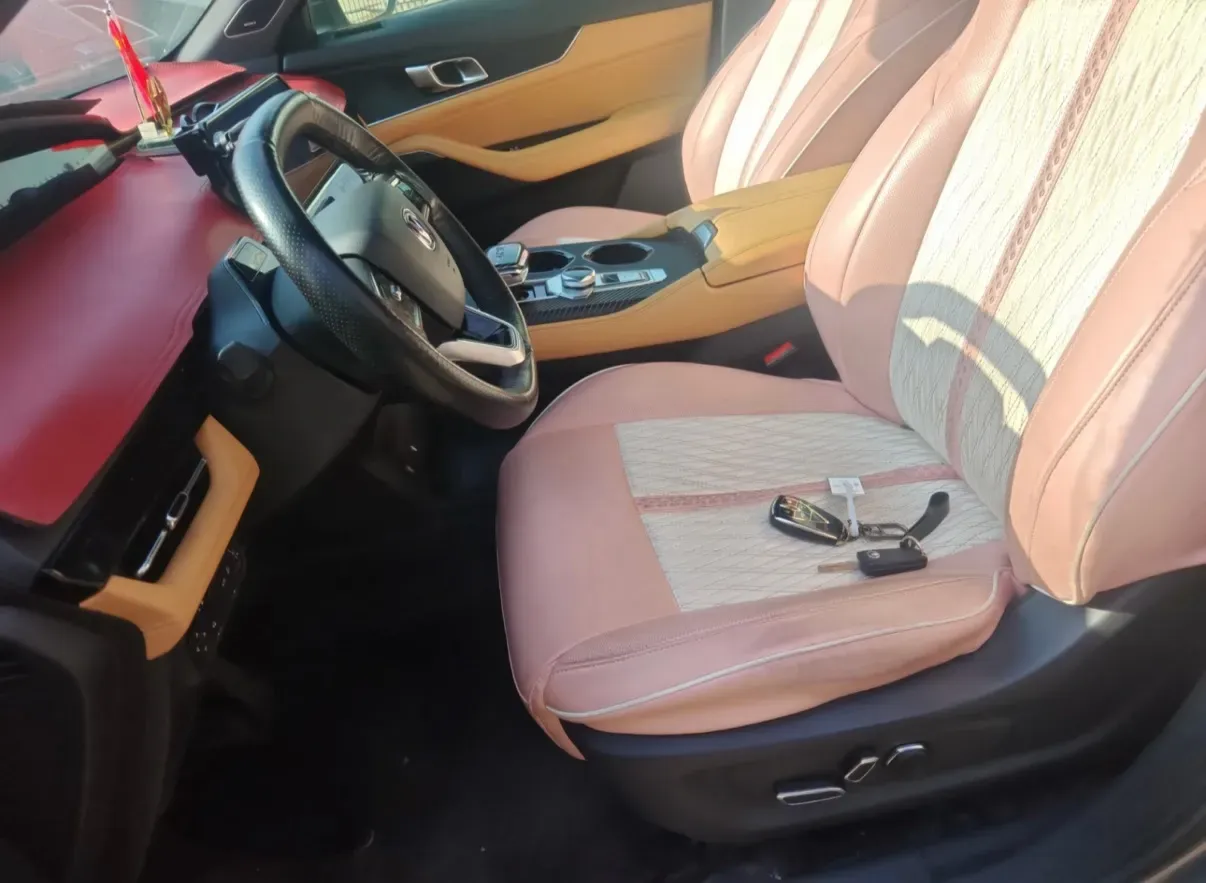 2021 ChangAn UNI-K 2.0T 233HP L4 8AT,autocango,china used car exporter,china ev exporter,chinese used car exporter,chinese used ev exporter