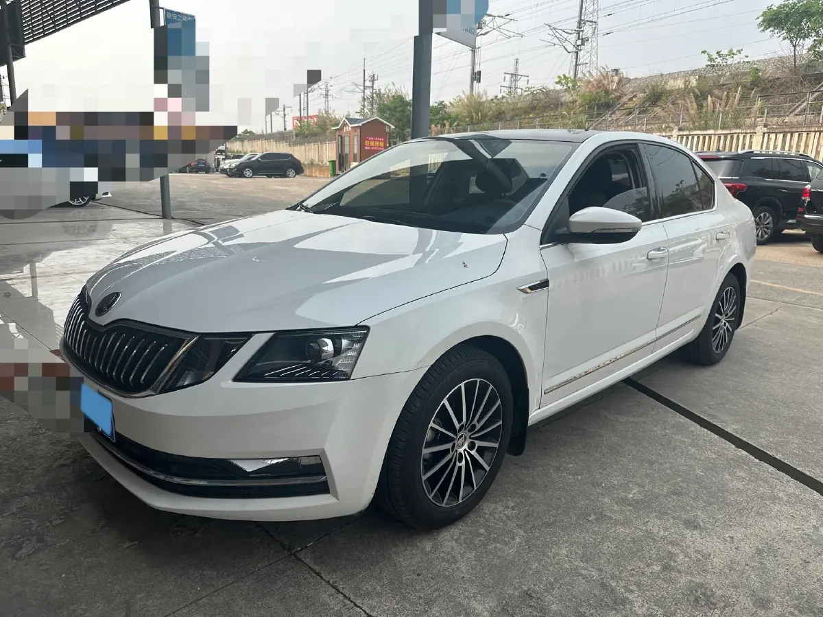 2021 Skoda Octavia 1.5L 113HP L4 6AT,autocango,china used car exporter,china ev exporter,chinese used car exporter,chinese used ev exporter