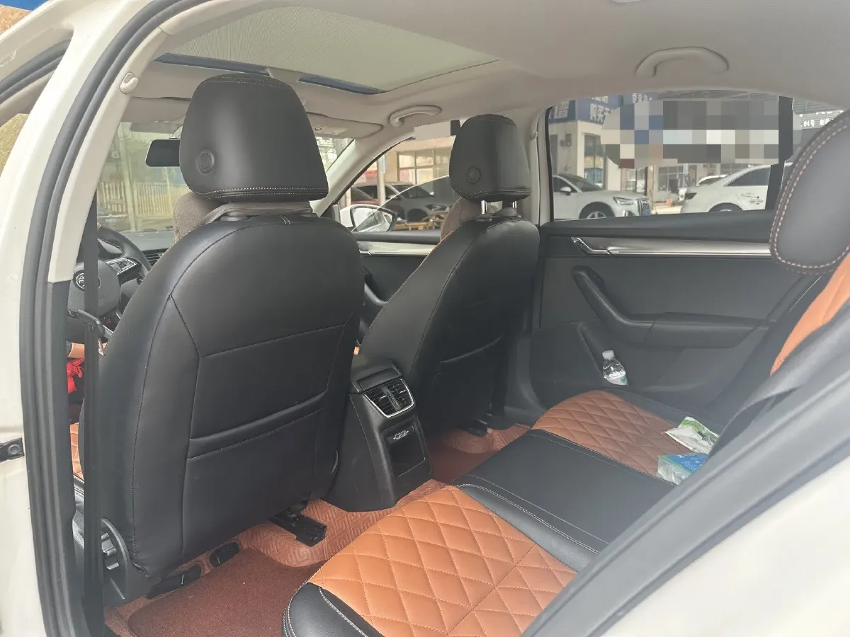 2021 Skoda Octavia 1.5L 113HP L4 6AT,autocango,china used car exporter,china ev exporter,chinese used car exporter,chinese used ev exporter