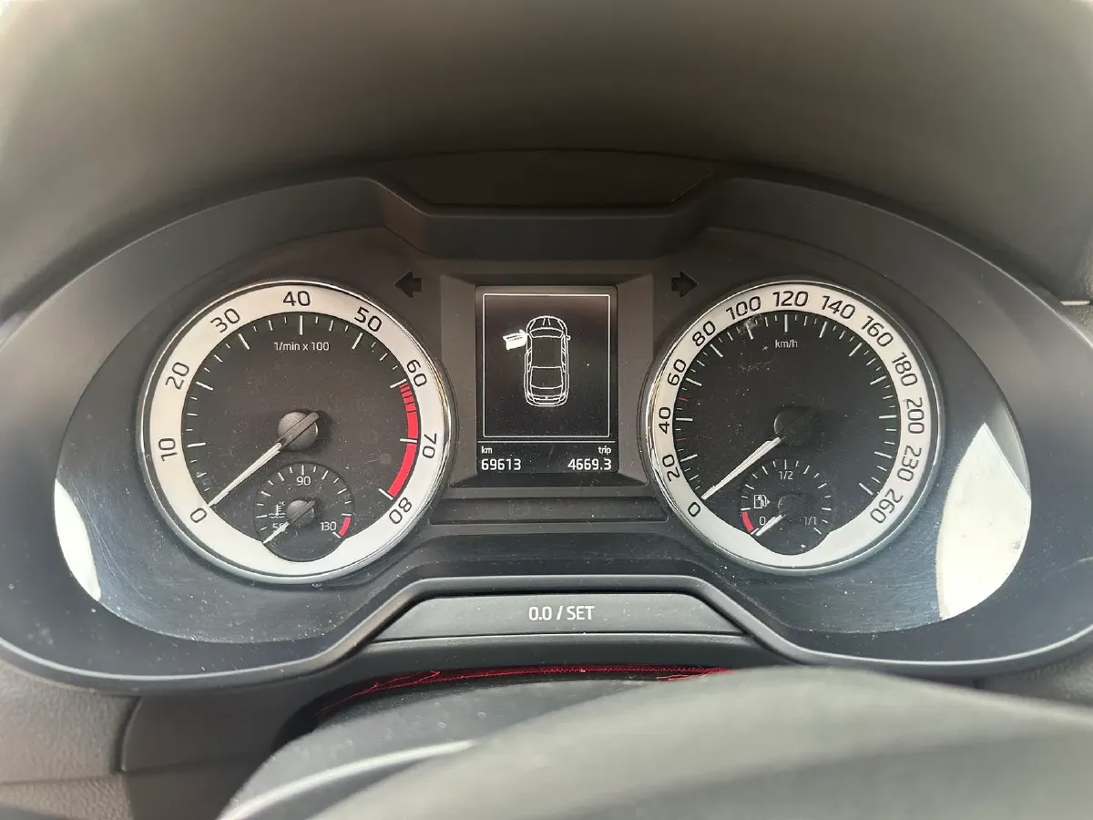 2021 Skoda Octavia 1.5L 113HP L4 6AT,autocango,china used car exporter,china ev exporter,chinese used car exporter,chinese used ev exporter