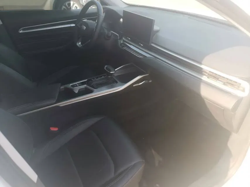 2025 Geely Emgrand 1.5L 127HP L4 CVT,autocango,china used car exporter,china ev exporter,chinese used car exporter,chinese used ev exporter