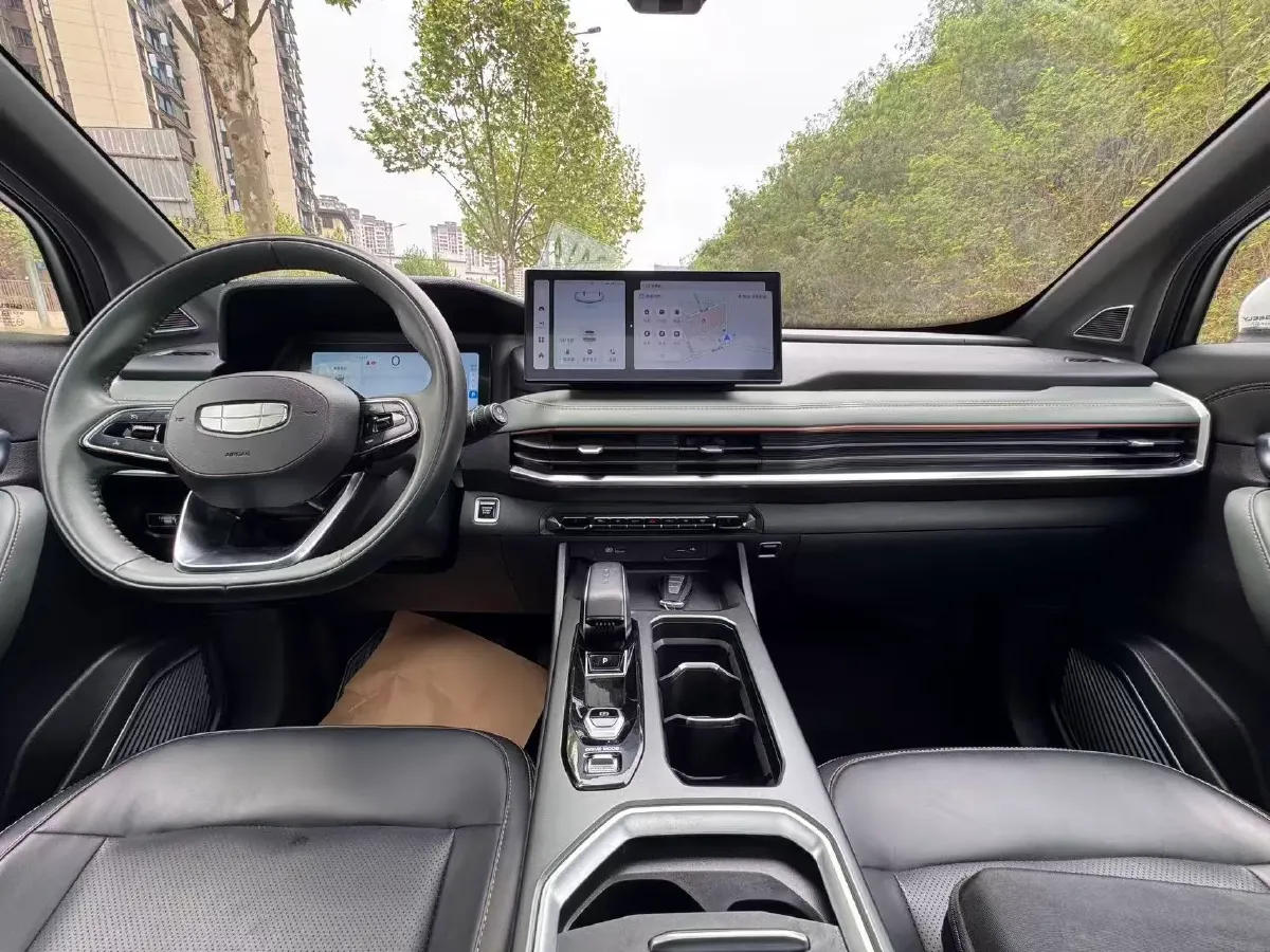 2023 Geely Okavango L 2.0T 218HP L4 7DCT,autocango,china used car exporter,china ev exporter,chinese used car exporter,chinese used ev exporter