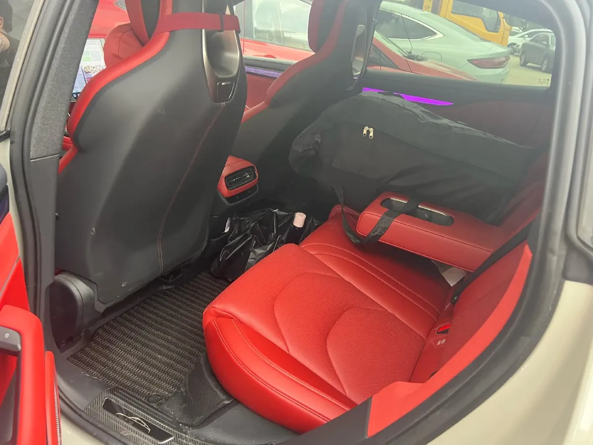 2024 MI SU7 BEV 73.6KWH,autocango,china used car exporter,china ev exporter,chinese used car exporter,chinese used ev exporter