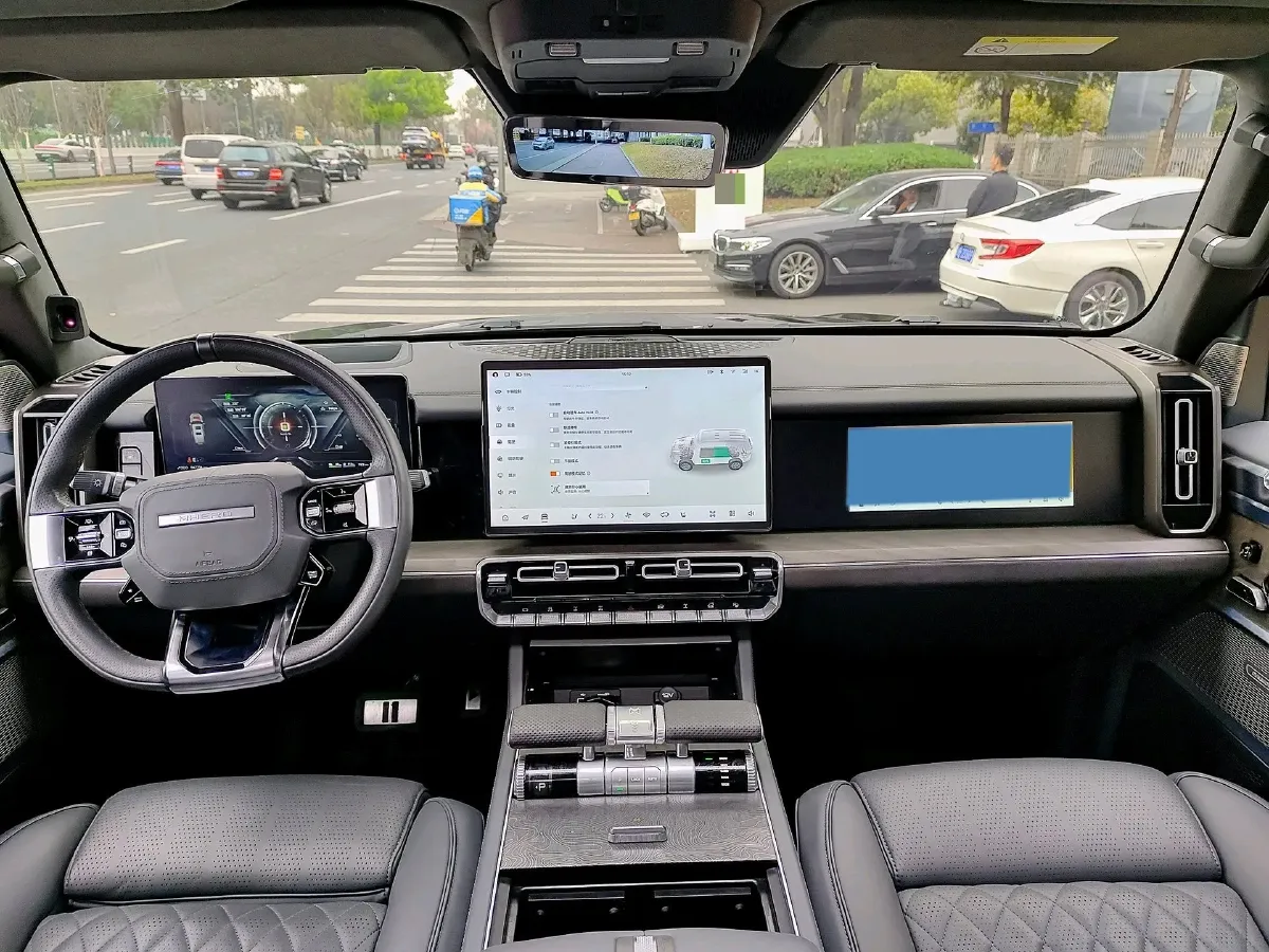 2023 M Hero 917 REEV 197HP 2AT REEV 65.8KWH,autocango,china used car exporter,china ev exporter,chinese used car exporter,chinese used ev exporter