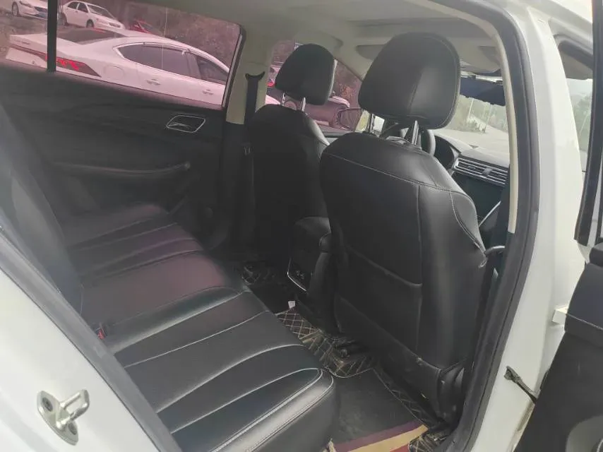 2020 Roewe i5 1.5L 120HP L4 CVT,autocango,china used car exporter,china ev exporter,chinese used car exporter,chinese used ev exporter