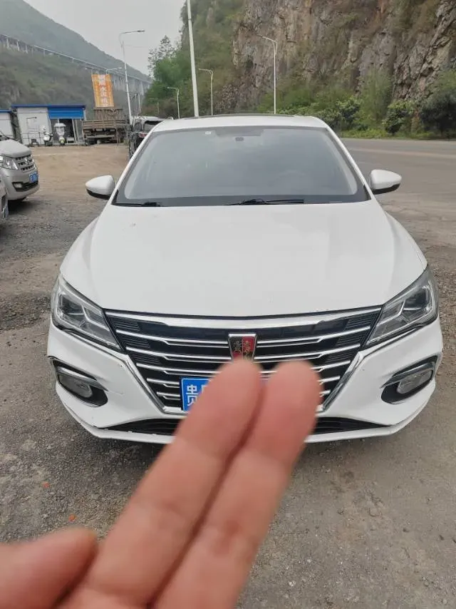 2020 Roewe i5 1.5L 120HP L4 CVT,autocango,china used car exporter,china ev exporter,chinese used car exporter,chinese used ev exporter