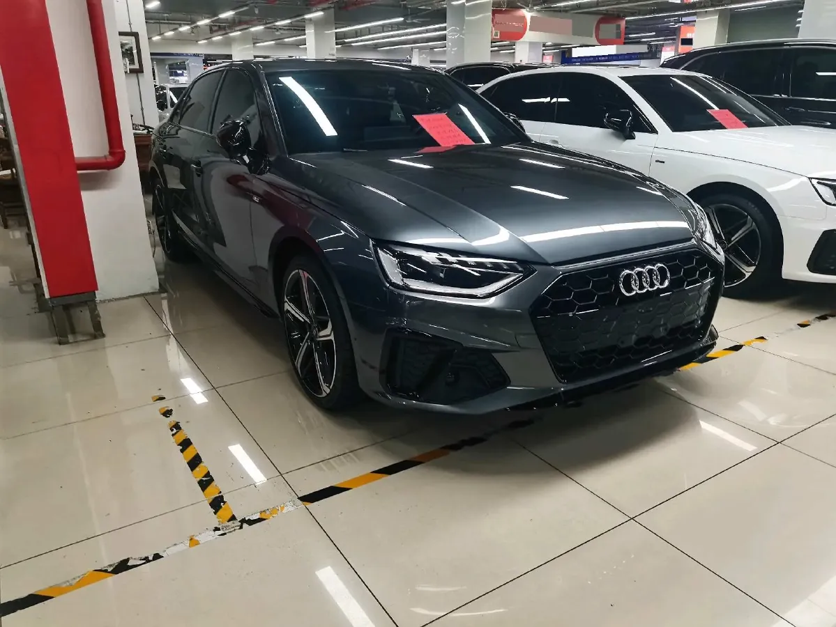 2024 Audi A4L 2.0T 190HP L4 7DCT,autocango,china used car exporter,china ev exporter,chinese used car exporter,chinese used ev exporter